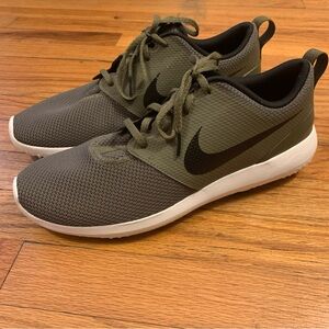 Nike Golf Shoes Mens Size 10.5 Green Olive  Sneakers AA1837-200